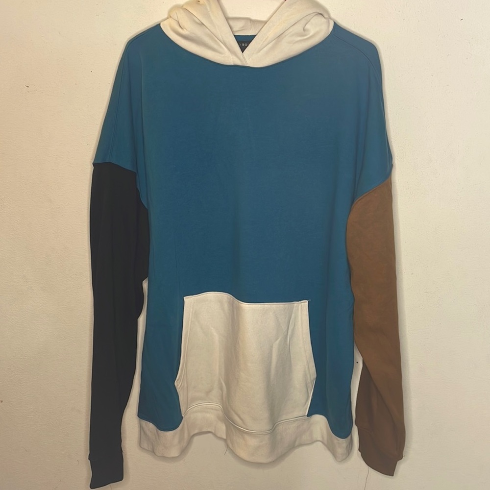 Men’s L multi color NO BOUNDARIES sweatshirt NWT